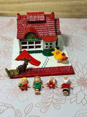 Vintage 1993 Bluebird Polly Pocket Holiday Toy Shop Complete